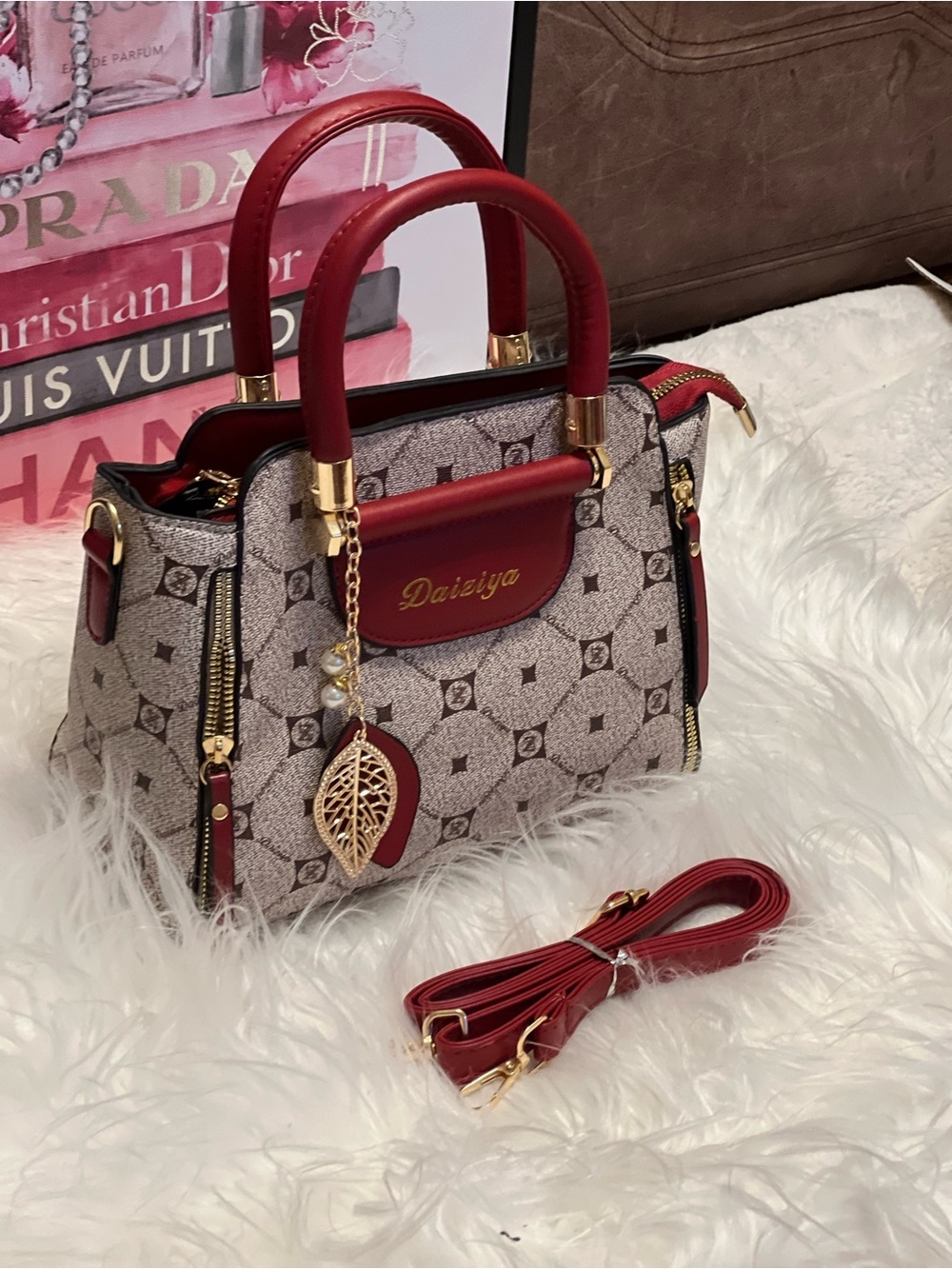 NWOT Red Patterned Top-Handle Satchel crossbody bag - Picture 5 of 12